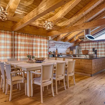 Snow Chalet *