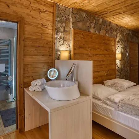 Snow Chalet *